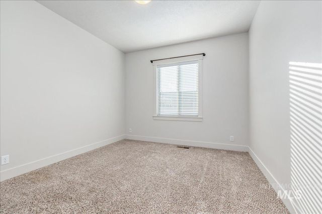 2415 W Sheridan Ave, Nampa, ID 83686