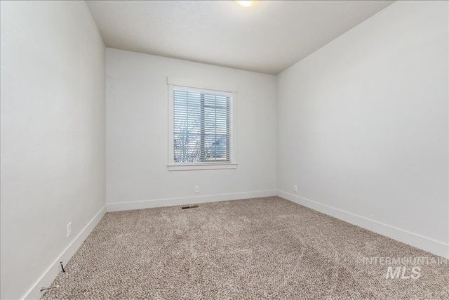 2415 W Sheridan Ave, Nampa, ID 83686