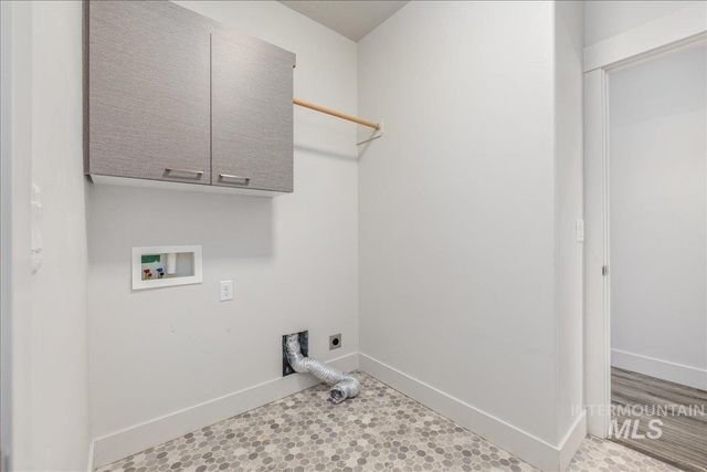 2415 W Sheridan Ave, Nampa, ID 83686