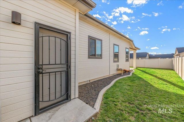 2415 W Sheridan Ave, Nampa, ID 83686