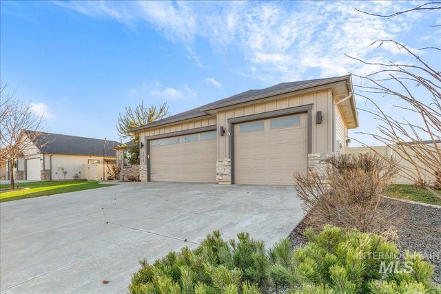 2415 W Sheridan Ave, Nampa, ID 83686