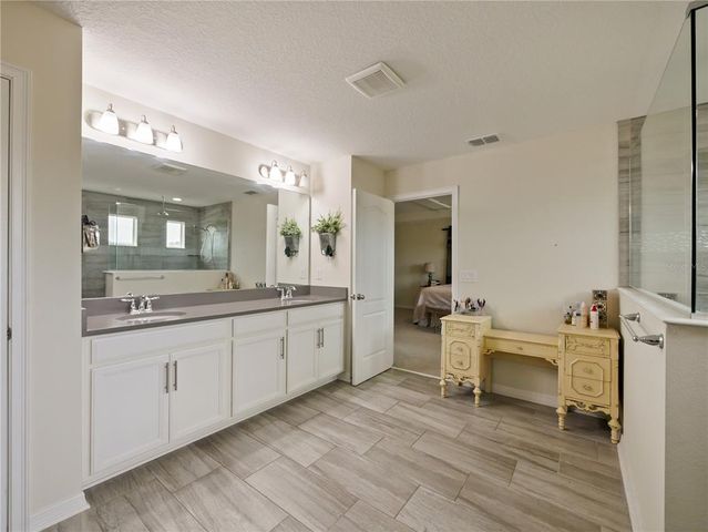 7043 OXBOW ROAD, Minneola, FL 34715