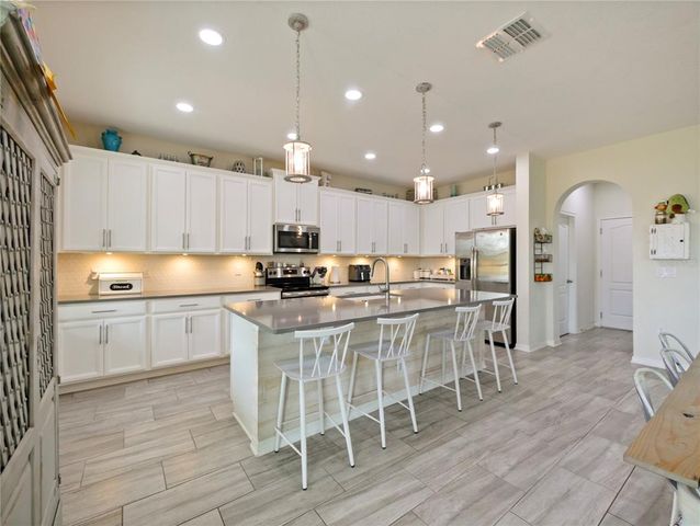 7043 OXBOW ROAD, Minneola, FL 34715