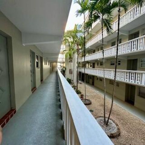 330 SE 2nd Street 202g, Hallandale Beach, FL 33009