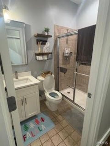 630 Emerson Road 104, Creve Coeur, MO 63141