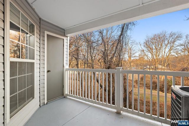 690 Route 23 R2, Wayne, NJ 07470