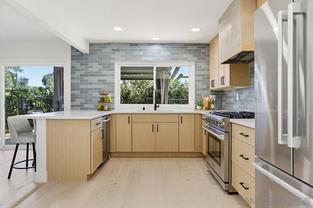 2003 Caminito Circulo Norte, La Jolla, CA 92037