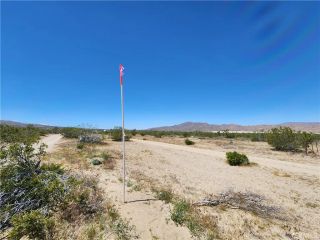 2 Akron, Lucerne Valley, CA 92356