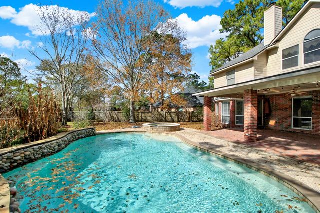 601 Forest Bend Lane, Friendswood, TX 77546