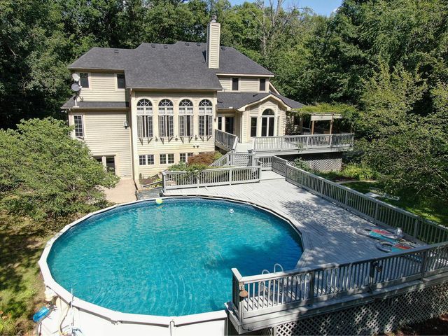 8208 Parker Road, Saline, MI 48176