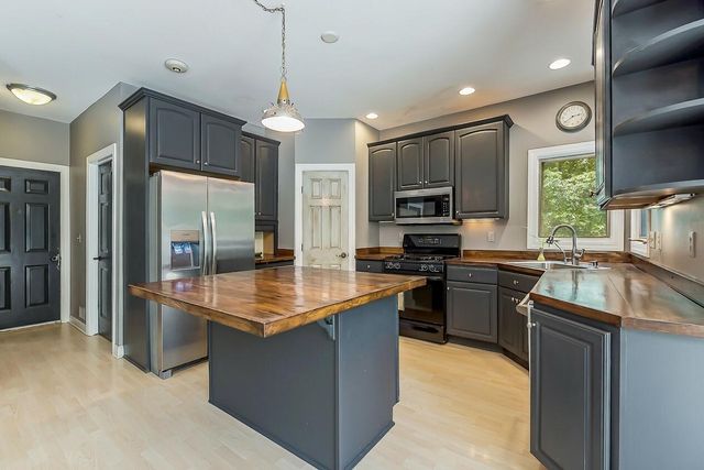 8208 Parker Road, Saline, MI 48176