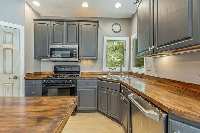8208 Parker Road, Saline, MI 48176