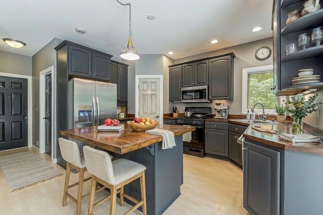 8208 Parker Road, Saline, MI 48176