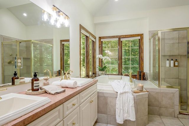 8208 Parker Road, Saline, MI 48176