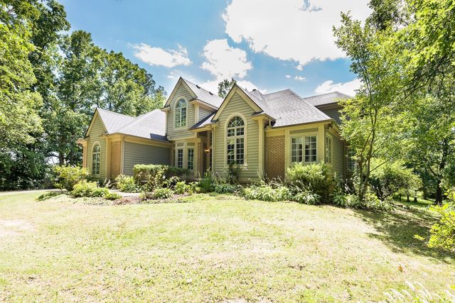 8208 Parker Road, Saline, MI 48176