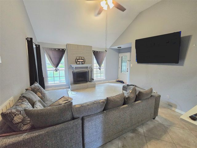 5205 Winding Brook Drive, Dickinson, TX 77539