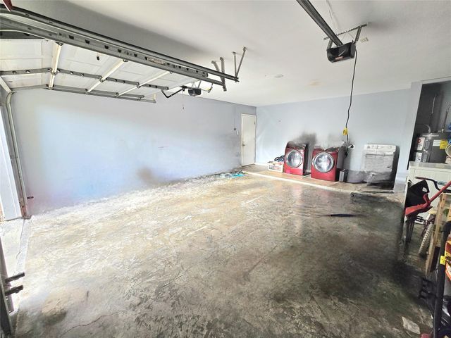 5205 Winding Brook Drive, Dickinson, TX 77539