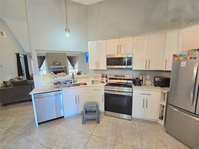5205 Winding Brook Drive, Dickinson, TX 77539