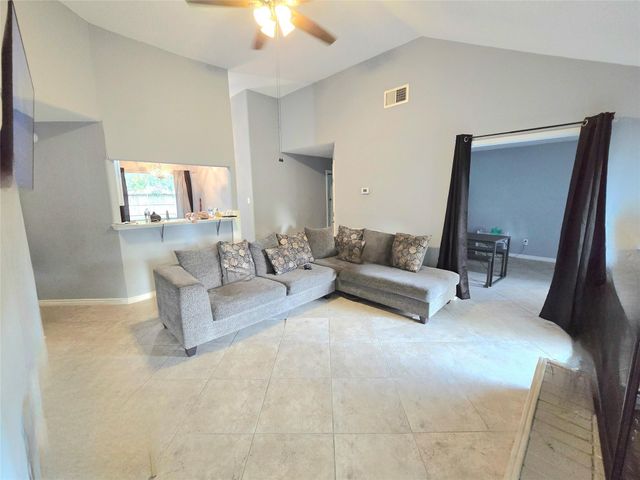 5205 Winding Brook Drive, Dickinson, TX 77539