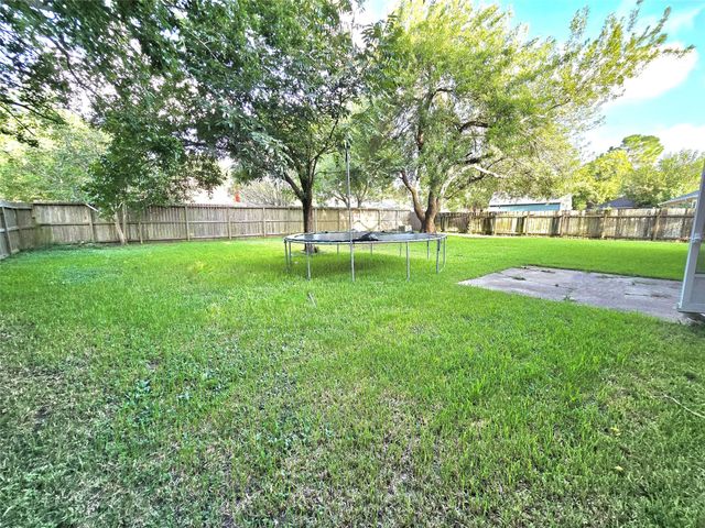 5205 Winding Brook Drive, Dickinson, TX 77539