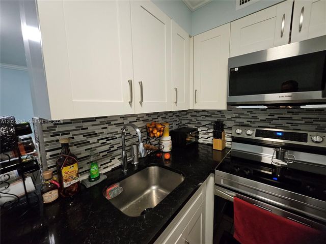 212 Lake Pointe Dr 113, Oakland Park, FL 33309