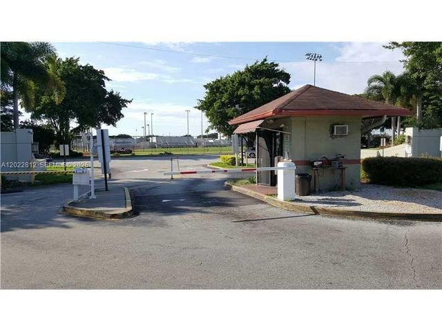 212 Lake Pointe Dr 113, Oakland Park, FL 33309