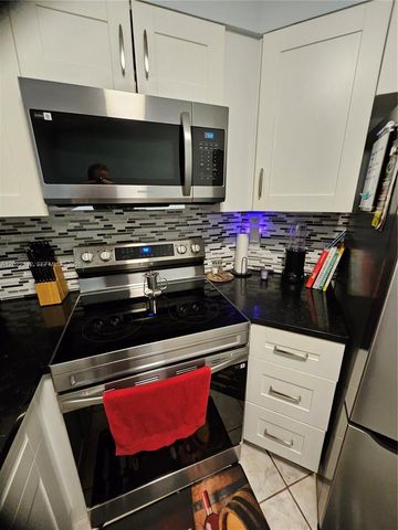 212 Lake Pointe Dr 113, Oakland Park, FL 33309