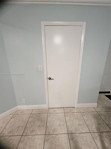 212 Lake Pointe Dr 113, Oakland Park, FL 33309