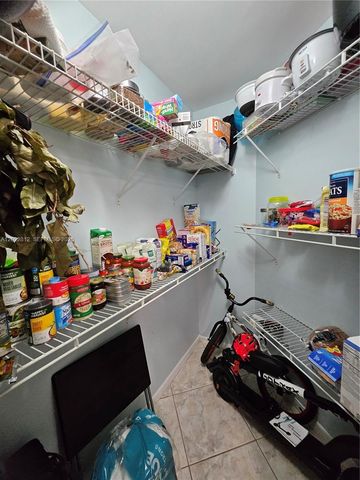 212 Lake Pointe Dr 113, Oakland Park, FL 33309