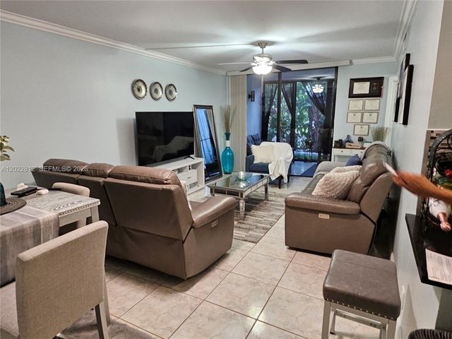 212 Lake Pointe Dr 113, Oakland Park, FL 33309