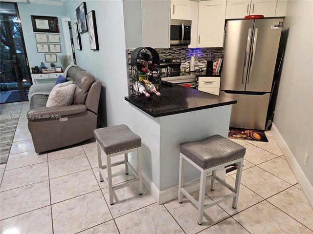212 Lake Pointe Dr 113, Oakland Park, FL 33309
