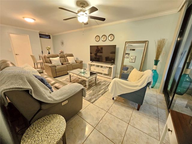 212 Lake Pointe Dr 113, Oakland Park, FL 33309