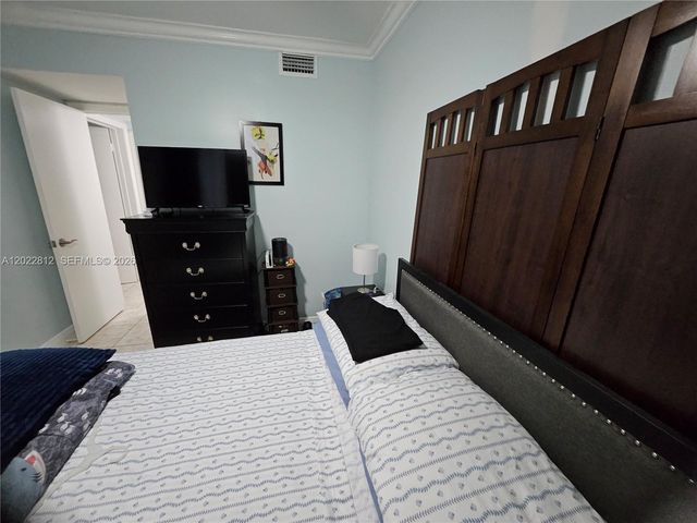 212 Lake Pointe Dr 113, Oakland Park, FL 33309
