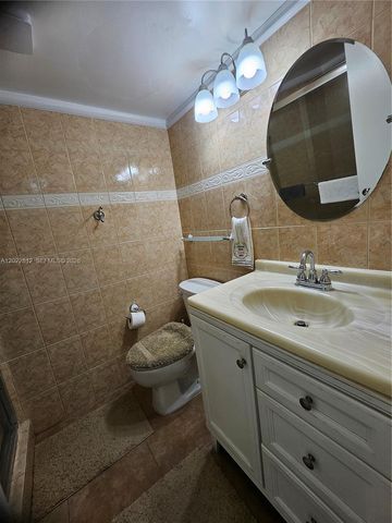 212 Lake Pointe Dr 113, Oakland Park, FL 33309