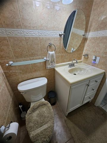 212 Lake Pointe Dr 113, Oakland Park, FL 33309