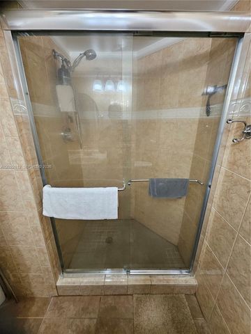 212 Lake Pointe Dr 113, Oakland Park, FL 33309