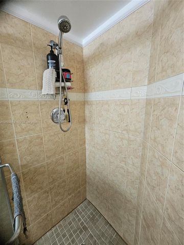 212 Lake Pointe Dr 113, Oakland Park, FL 33309
