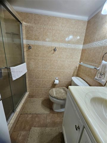212 Lake Pointe Dr 113, Oakland Park, FL 33309