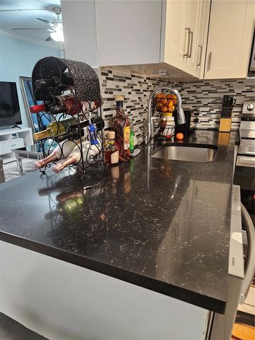 212 Lake Pointe Dr 113, Oakland Park, FL 33309