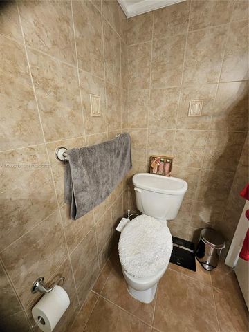 212 Lake Pointe Dr 113, Oakland Park, FL 33309