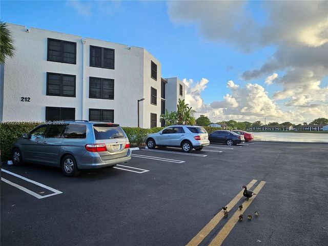 212 Lake Pointe Dr 113, Oakland Park, FL 33309
