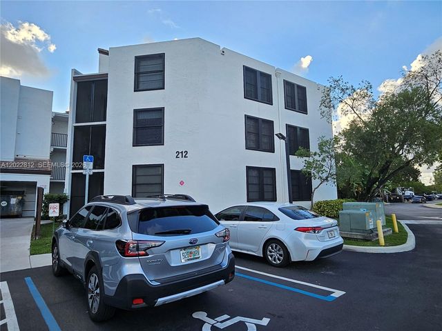 212 Lake Pointe Dr 113, Oakland Park, FL 33309