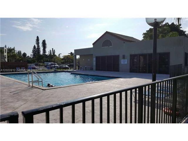 212 Lake Pointe Dr 113, Oakland Park, FL 33309