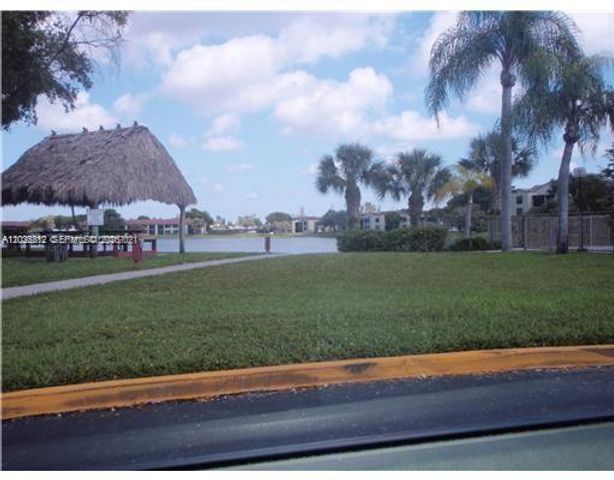 212 Lake Pointe Dr 113, Oakland Park, FL 33309