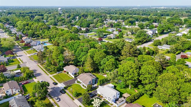 957 Gardiner Drive, Bay Shore, NY 11706