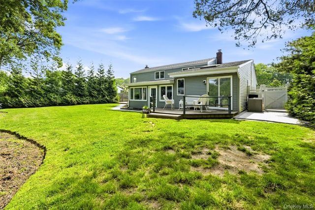 957 Gardiner Drive, Bay Shore, NY 11706