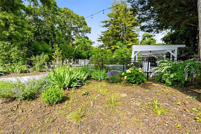 957 Gardiner Drive, Bay Shore, NY 11706