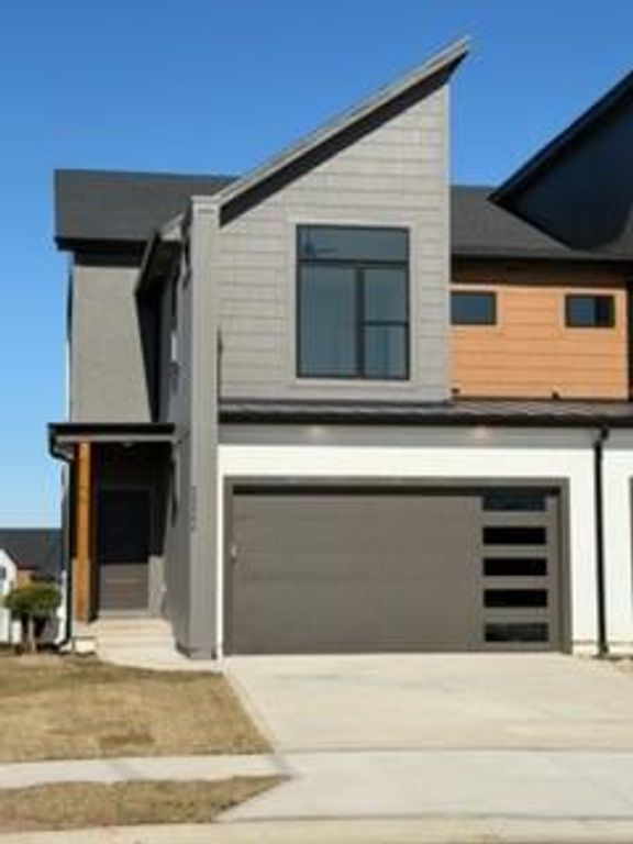22504 W 93rd Terrace, Lenexa, KS 66227