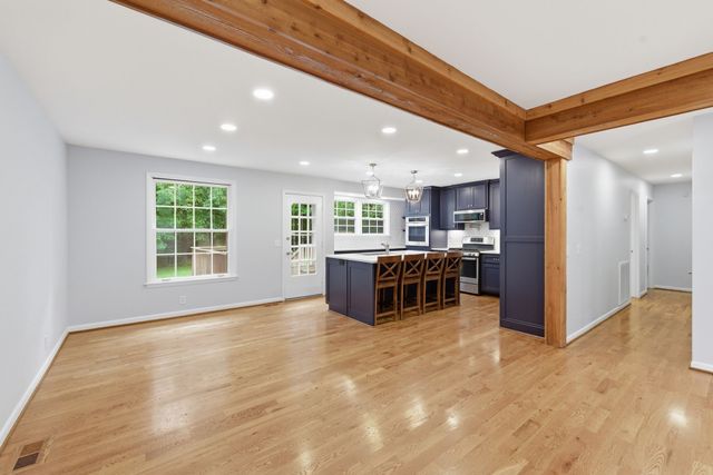 118 Carriage Dr, Nashville, TN 37221