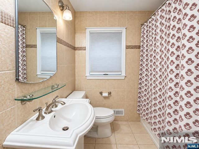 511 Gallows Hill Road, Cranford, NJ 07016